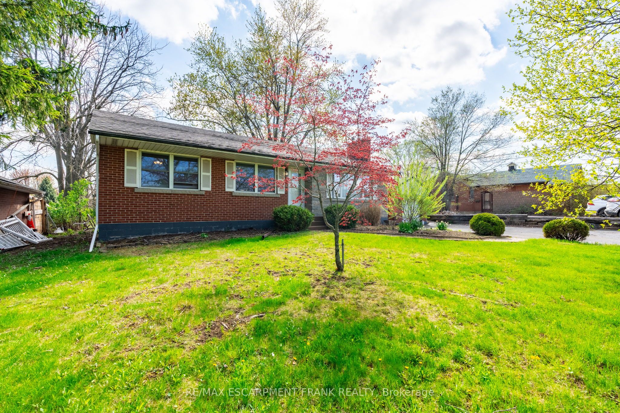 699 RYMAL Road W, Hamilton Gurnett