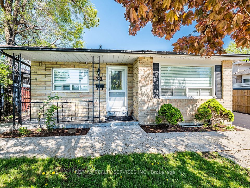 32 Madoc