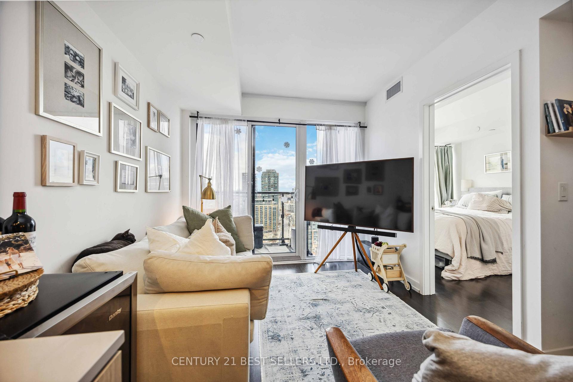 3 Bedrooms Condo at 19 Western Battery,  Toronto For sale