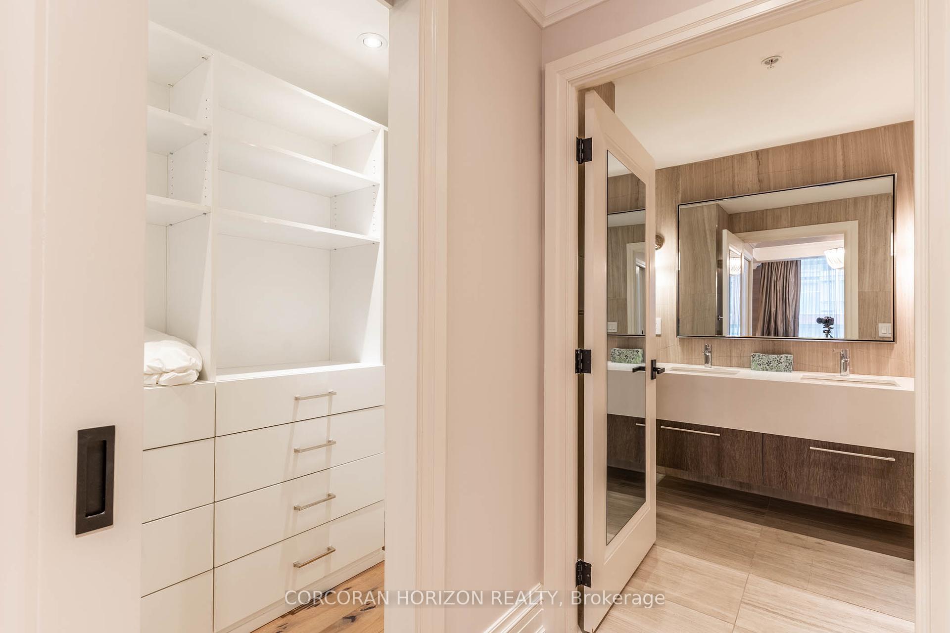 4 Bedrooms Condo at 30 Nelson, Toronto For sale