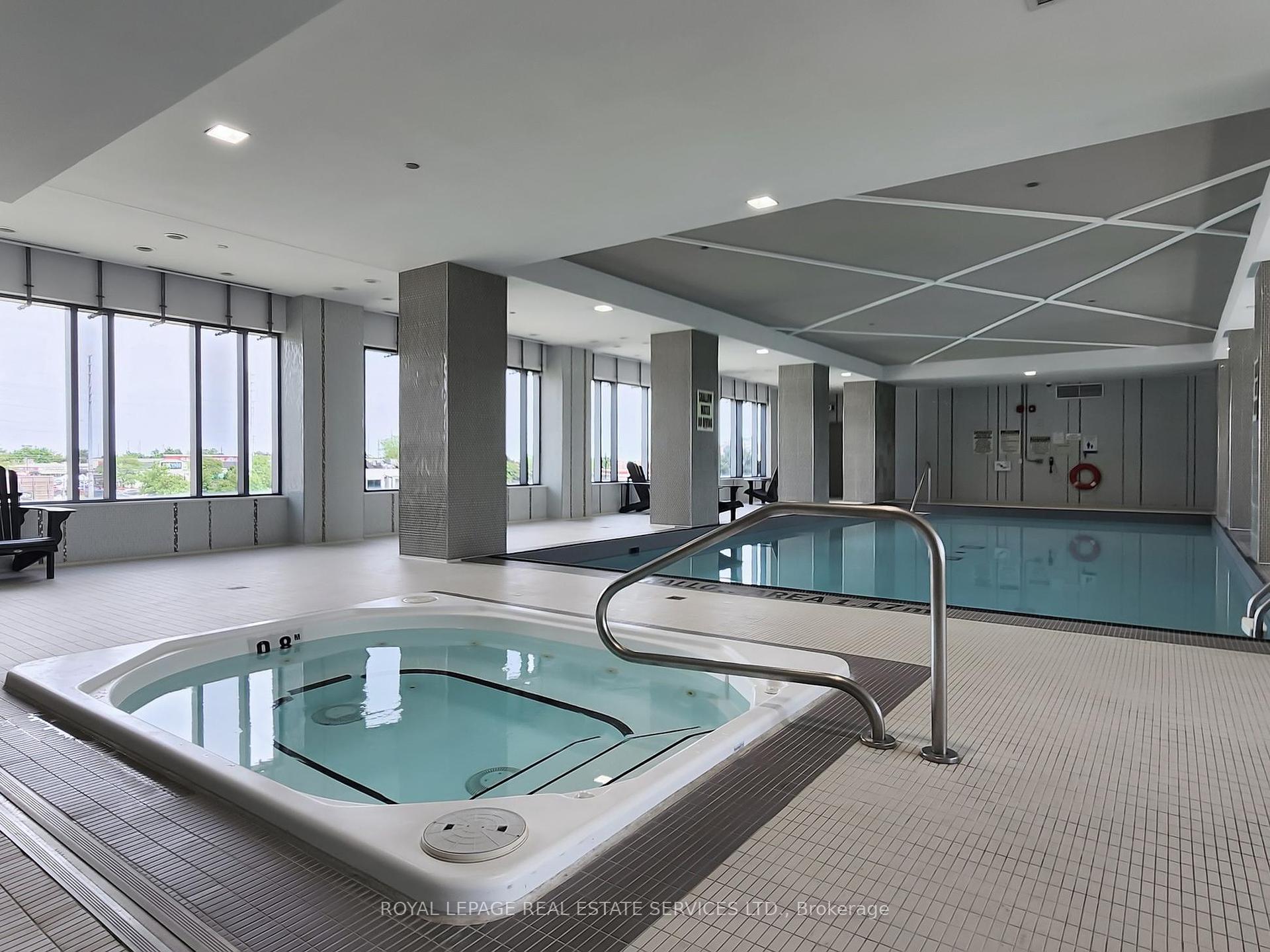 3 Bedrooms Condo at 5025 Four Springs, Mississauga For sale