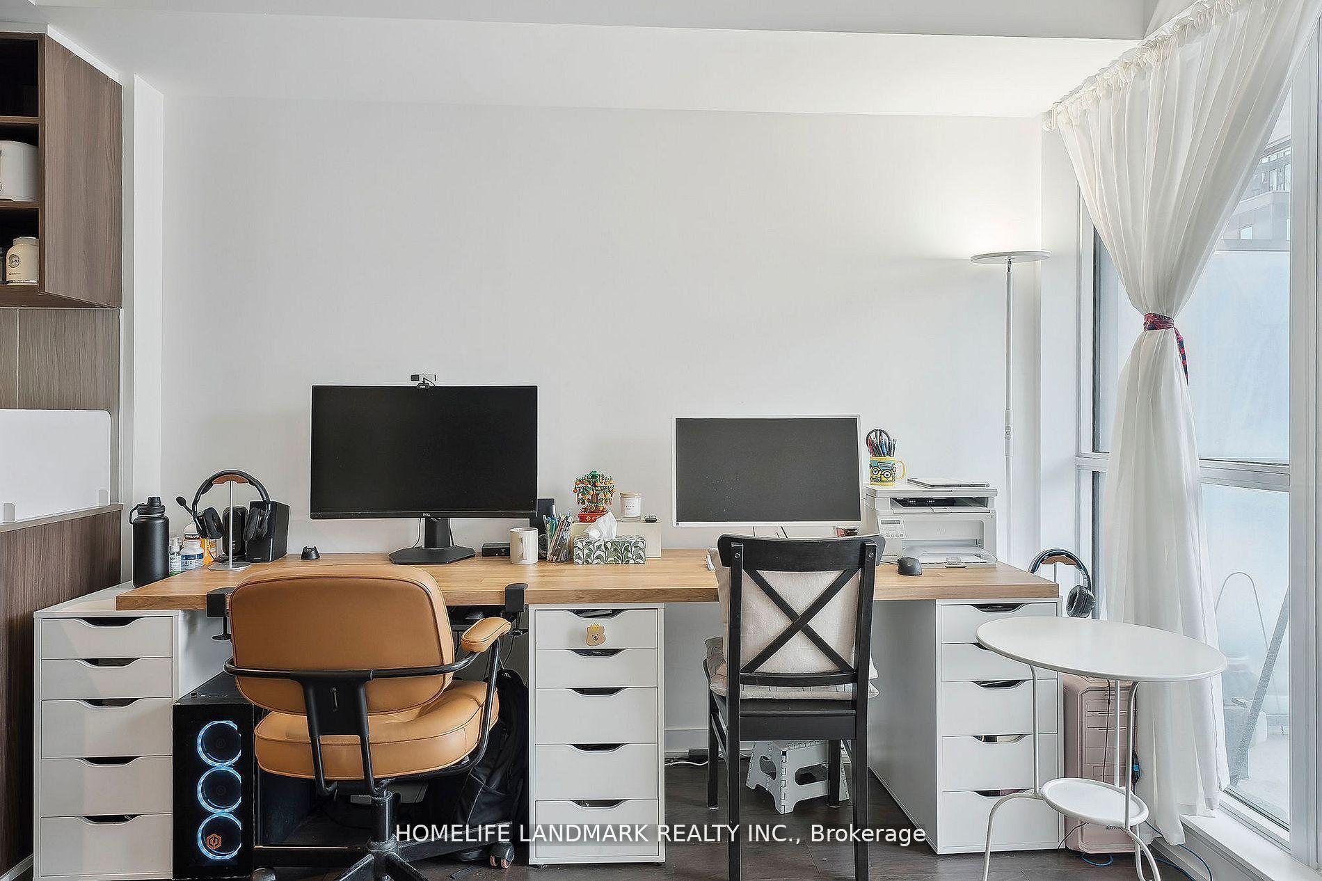 3 Bedrooms Condo at 31 Tippett,  Toronto For sale
