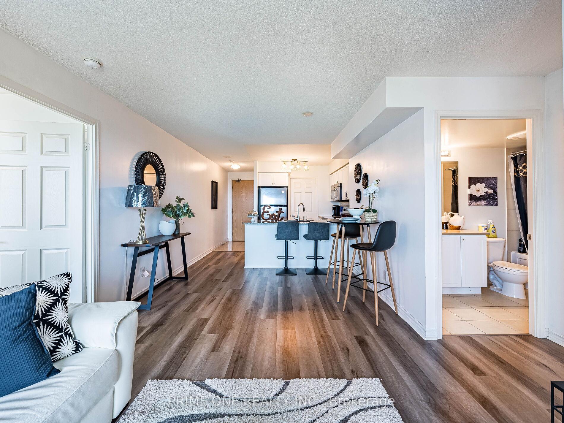 2 Bedrooms Condo at 88 Grangeway, Toronto For sale