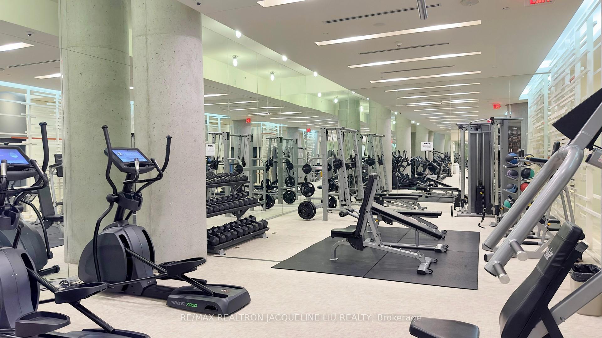 1 Bedroom Condo at 15 Grenville, Toronto For sale