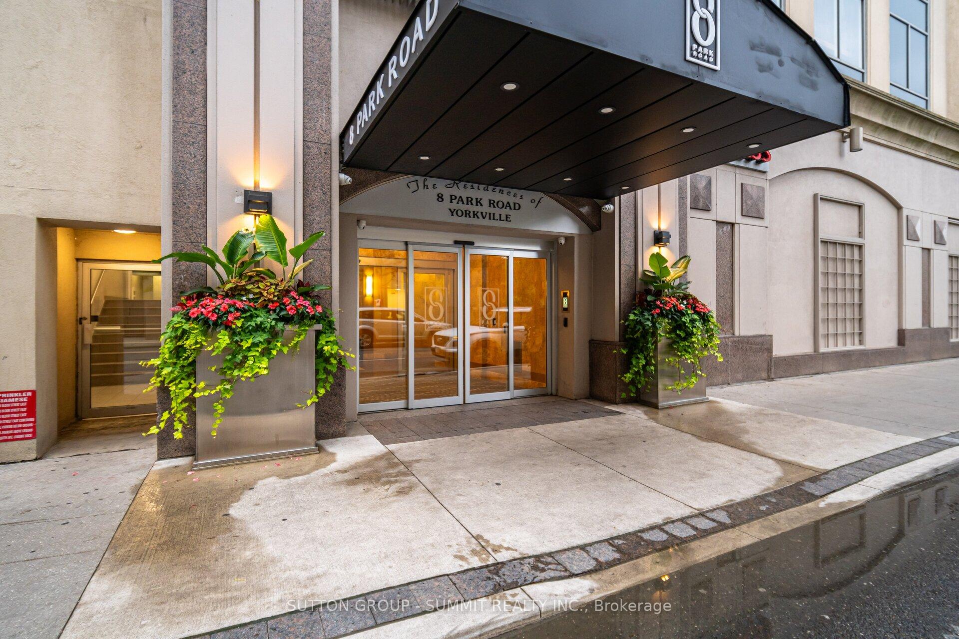 2 Bedrooms Condo at 8 Park, Toronto For sale