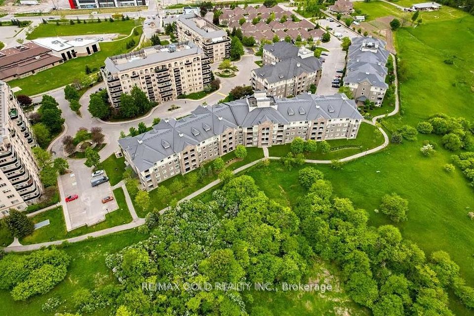 #1217 - 8 Dayspring Circle, Brampton, ON L6P 2Z7