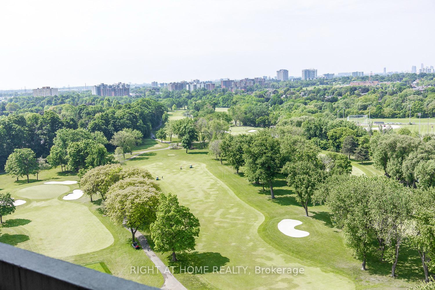 2 Bedrooms Condo at 296 Mill, Toronto For sale