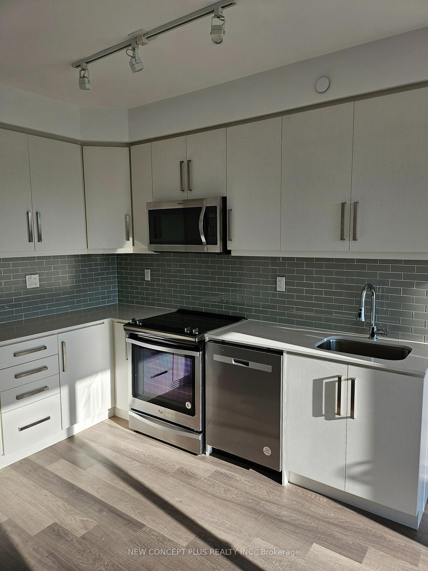2 Bedrooms Condo at 5180 Yonge, Toronto For sale