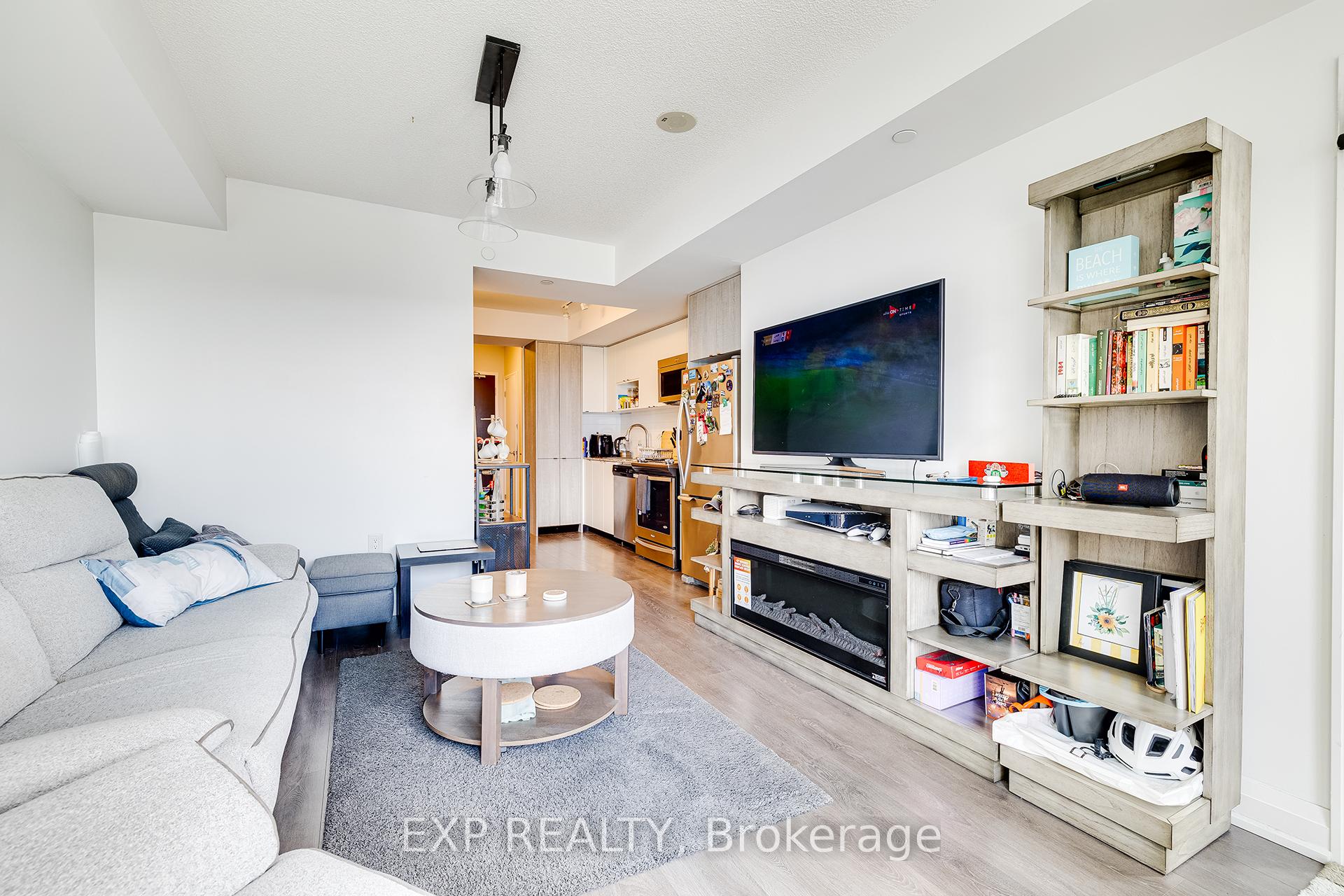 2 Bedrooms Condo at 9 Valhalla Inn,  Toronto For sale
