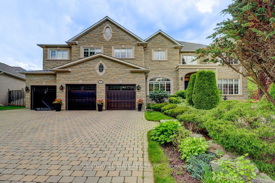 27 Glacier Court, Vaughan, ON L6A 2V3