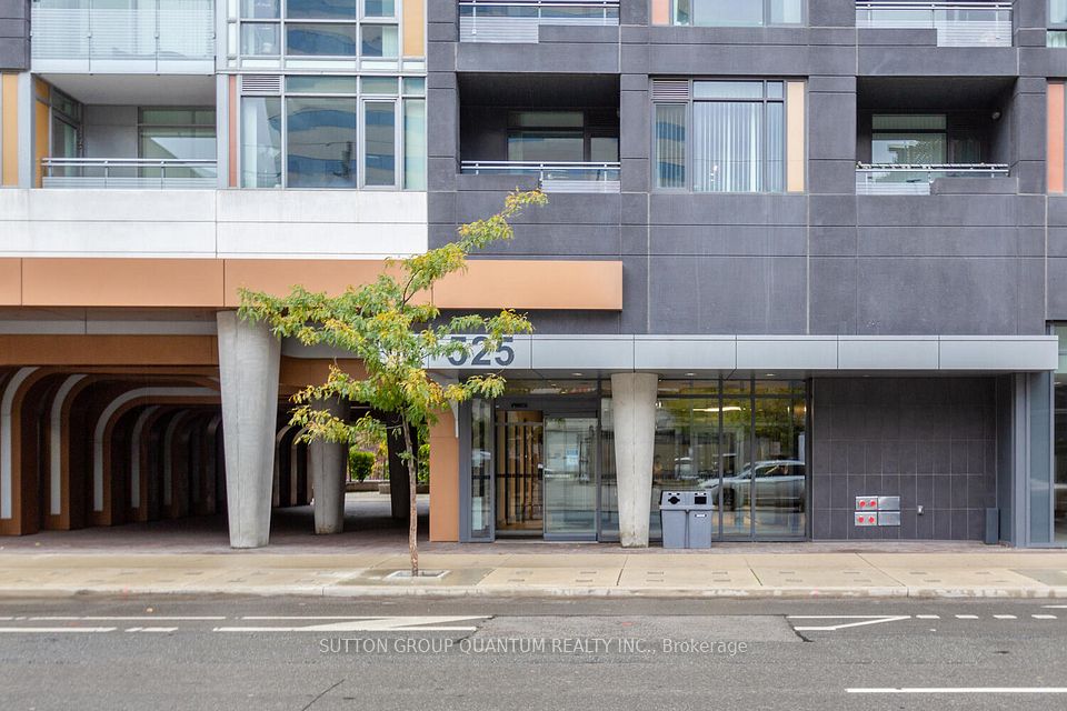 525 Adelaide