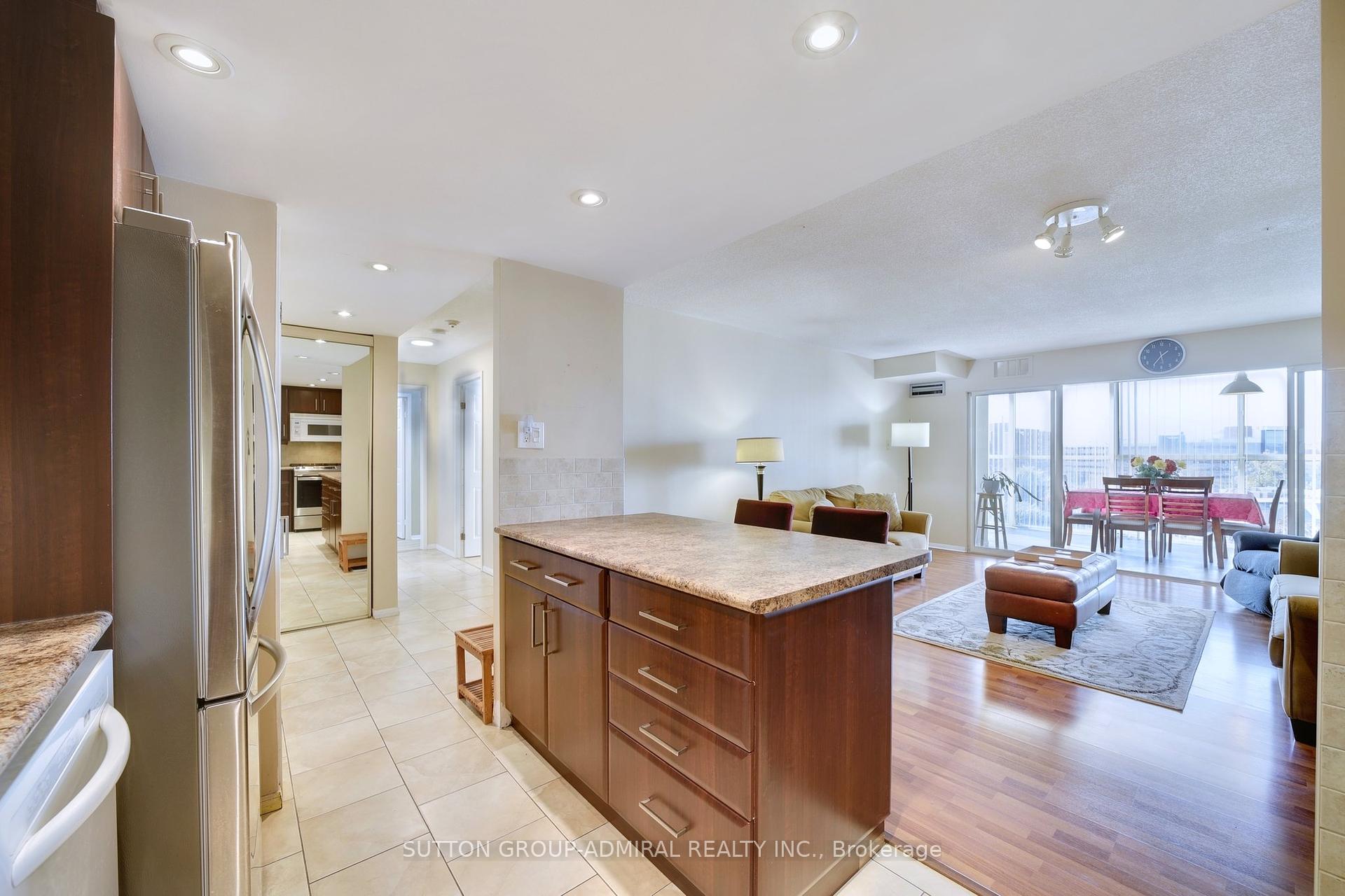 2 Bedrooms Condo at 2091 Hurontario, Mississauga For sale