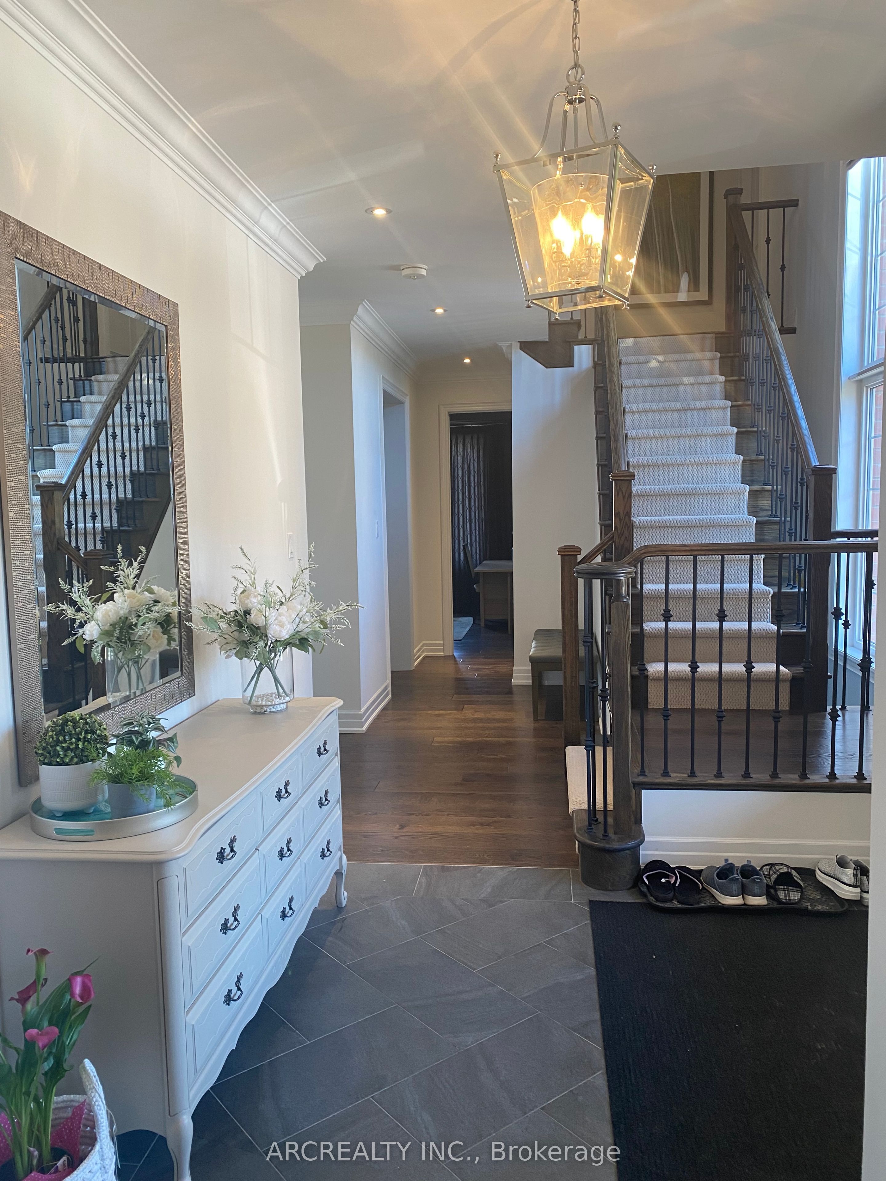 18 Moreau Way, Springwater, ON L9X 0S6