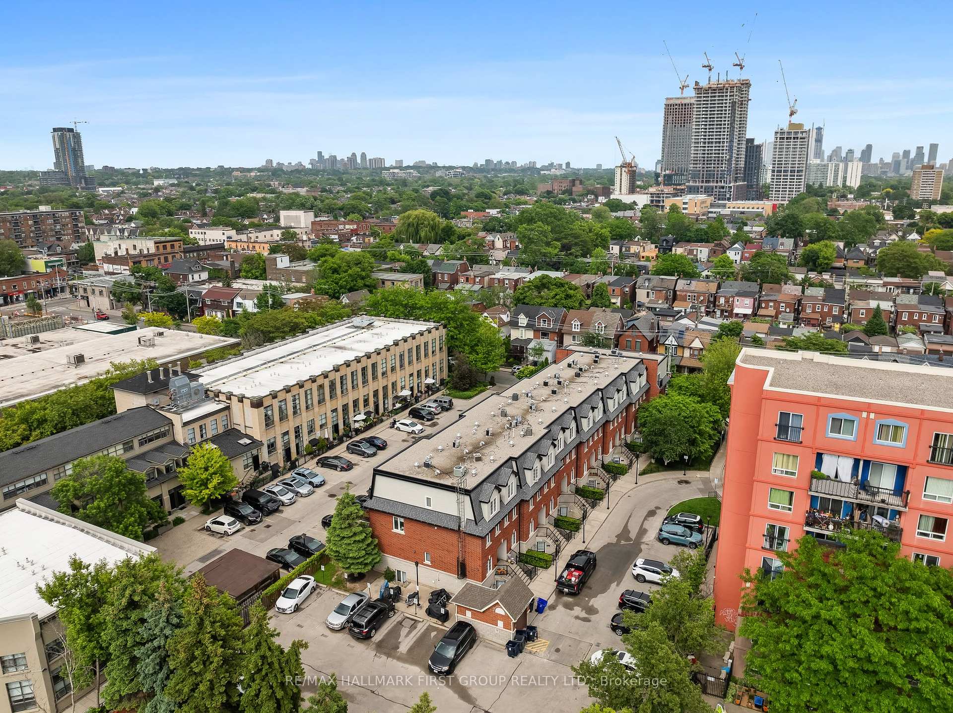 3 Bedrooms Condo at 262 St. Helen’s, Toronto For sale