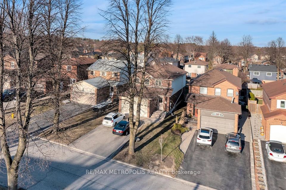 1125 Cedarcroft
