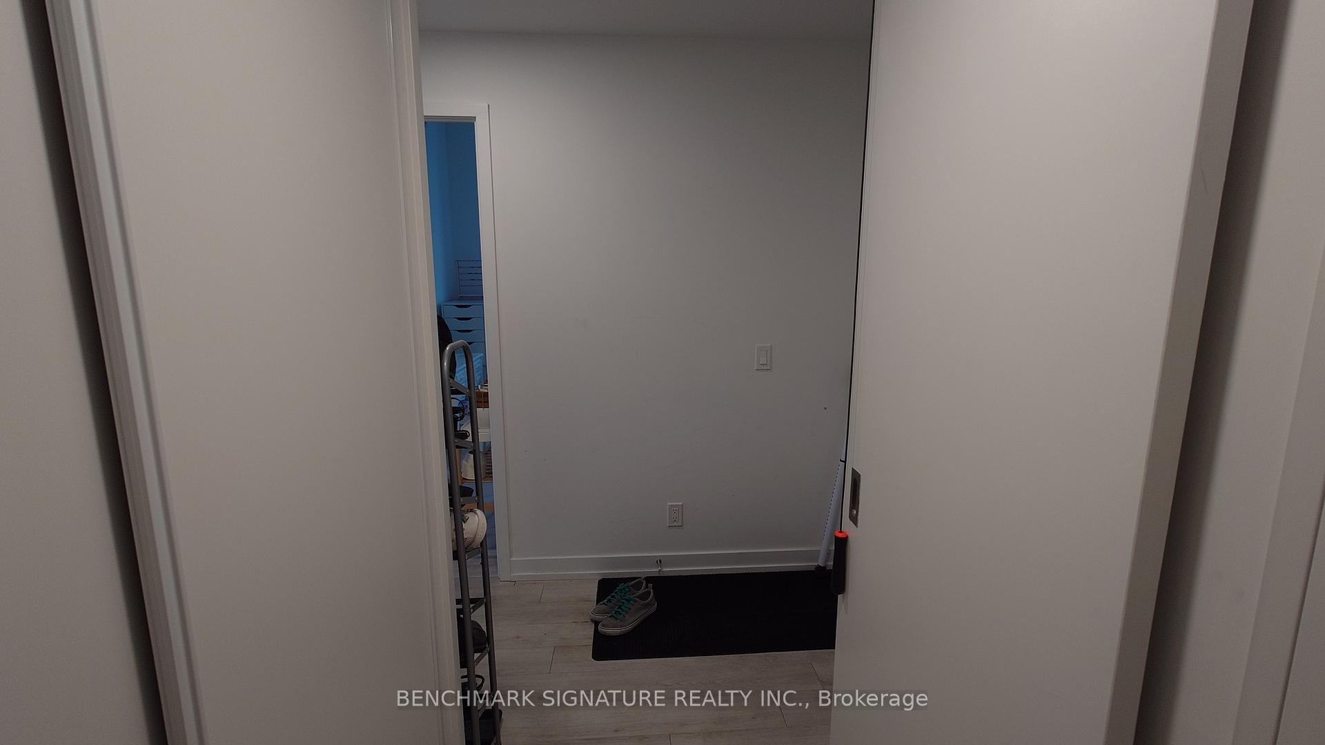 3 Bedrooms Condo at 33 Helendale, Toronto For sale