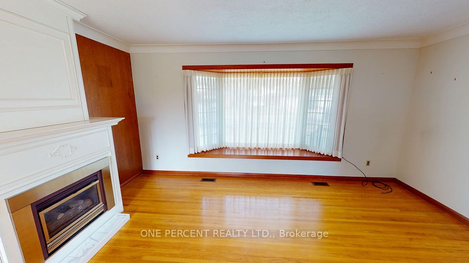 4607 Queensway Gardens ; MLS ID: X12085718