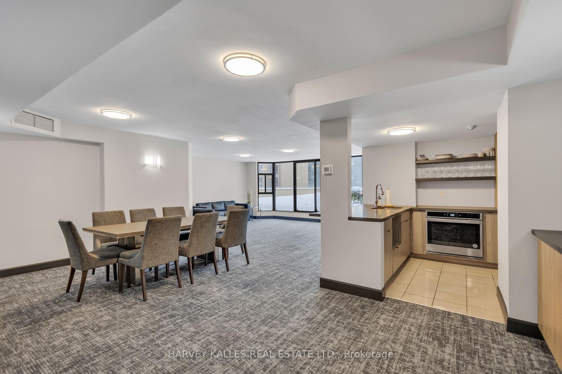 2 Bedrooms Condo at 1331 Bay, Toronto For sale