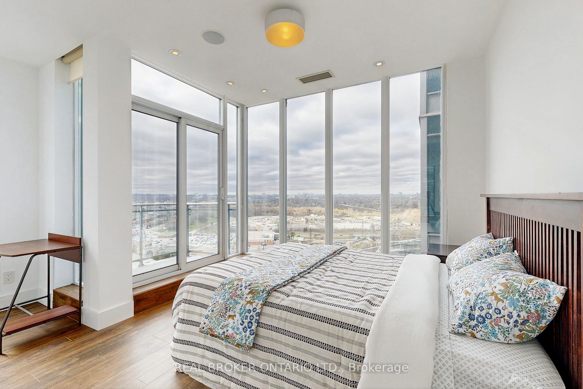 2 Bedrooms Condo at 2121 Lakeshore,  Toronto For sale