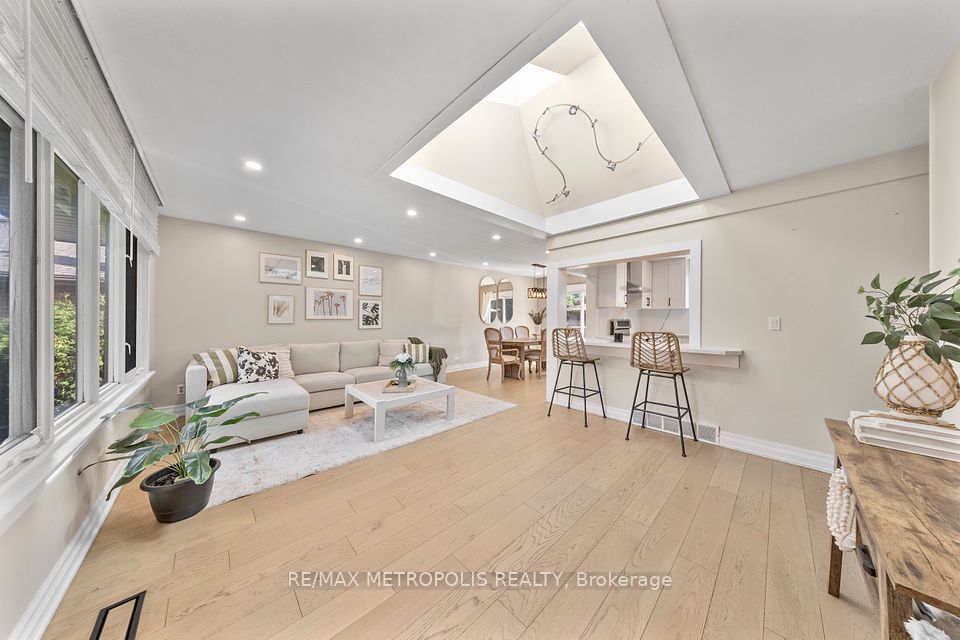 201 Southlawn