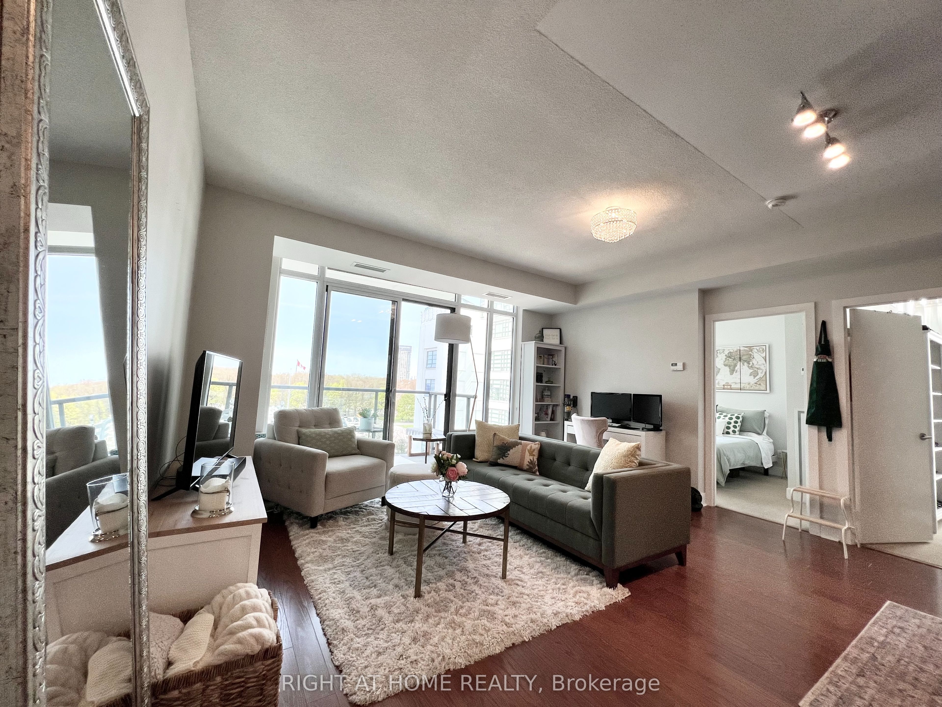 90 Stadium Road, #606