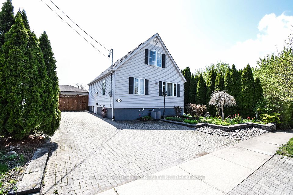 39 Clayburn