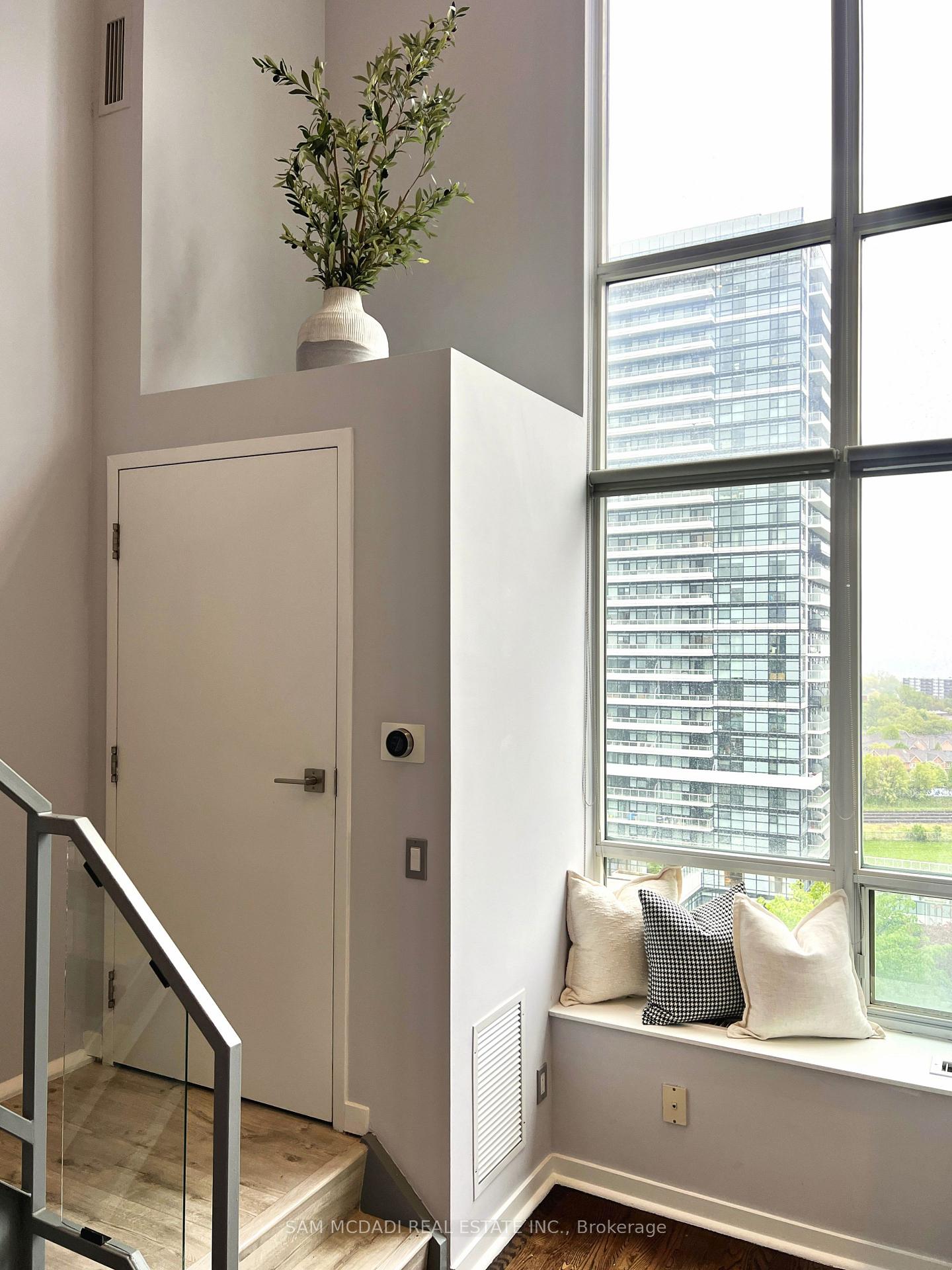 2 Bedrooms Condo at 250 Manitoba, Toronto For sale