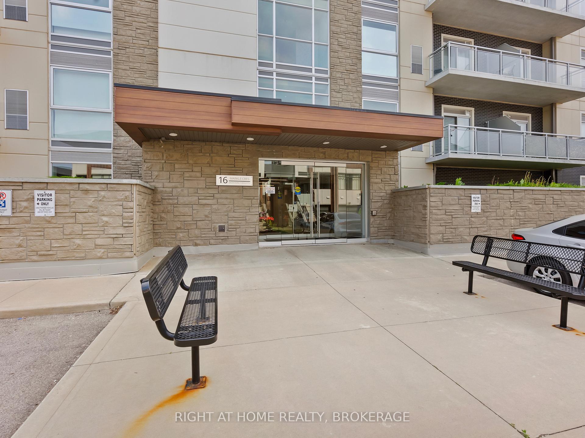 2 Bedrooms Condo at 16 Markle, Hamilton For sale