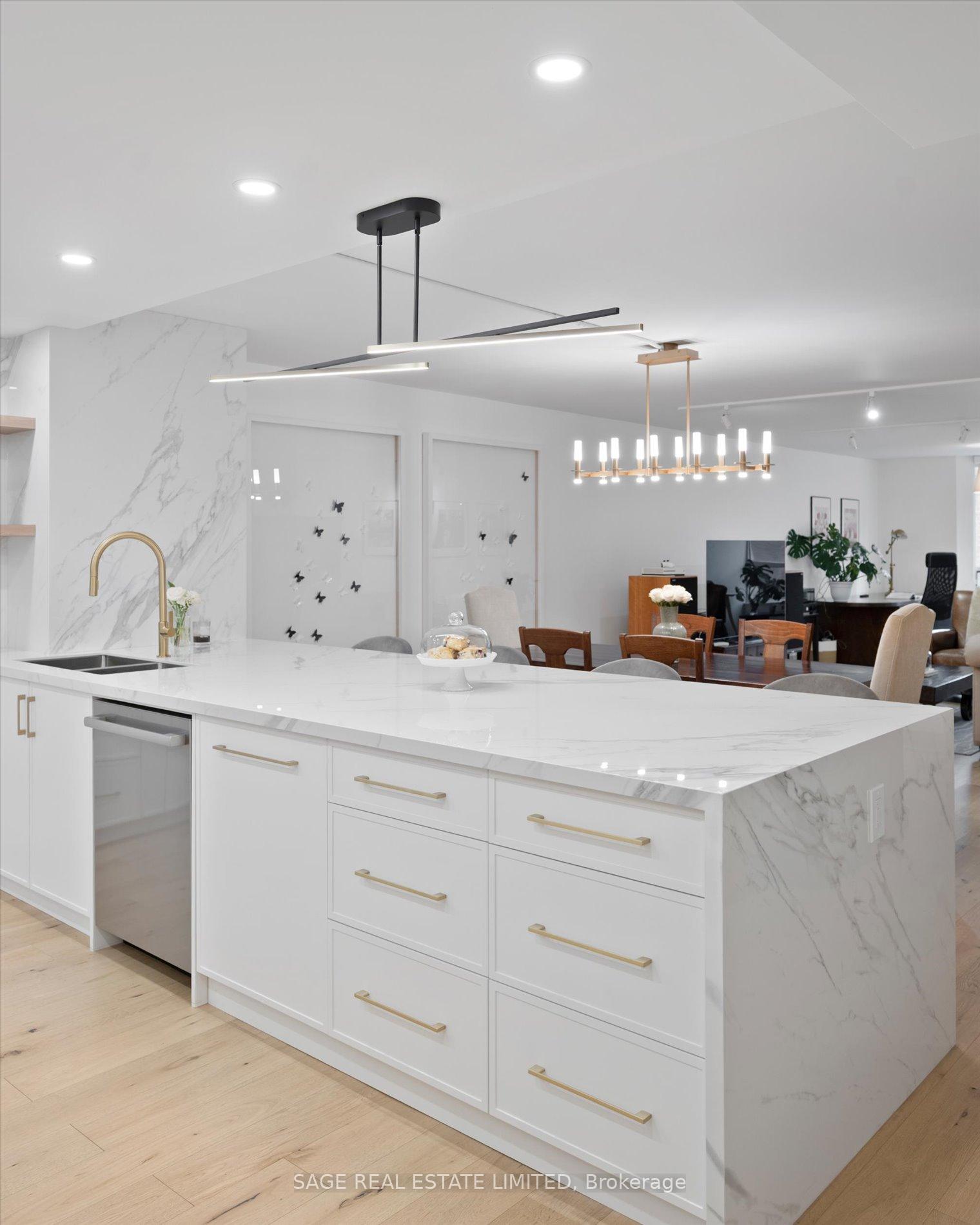 3 Bedrooms Condo at 160 Frederick, Toronto For sale