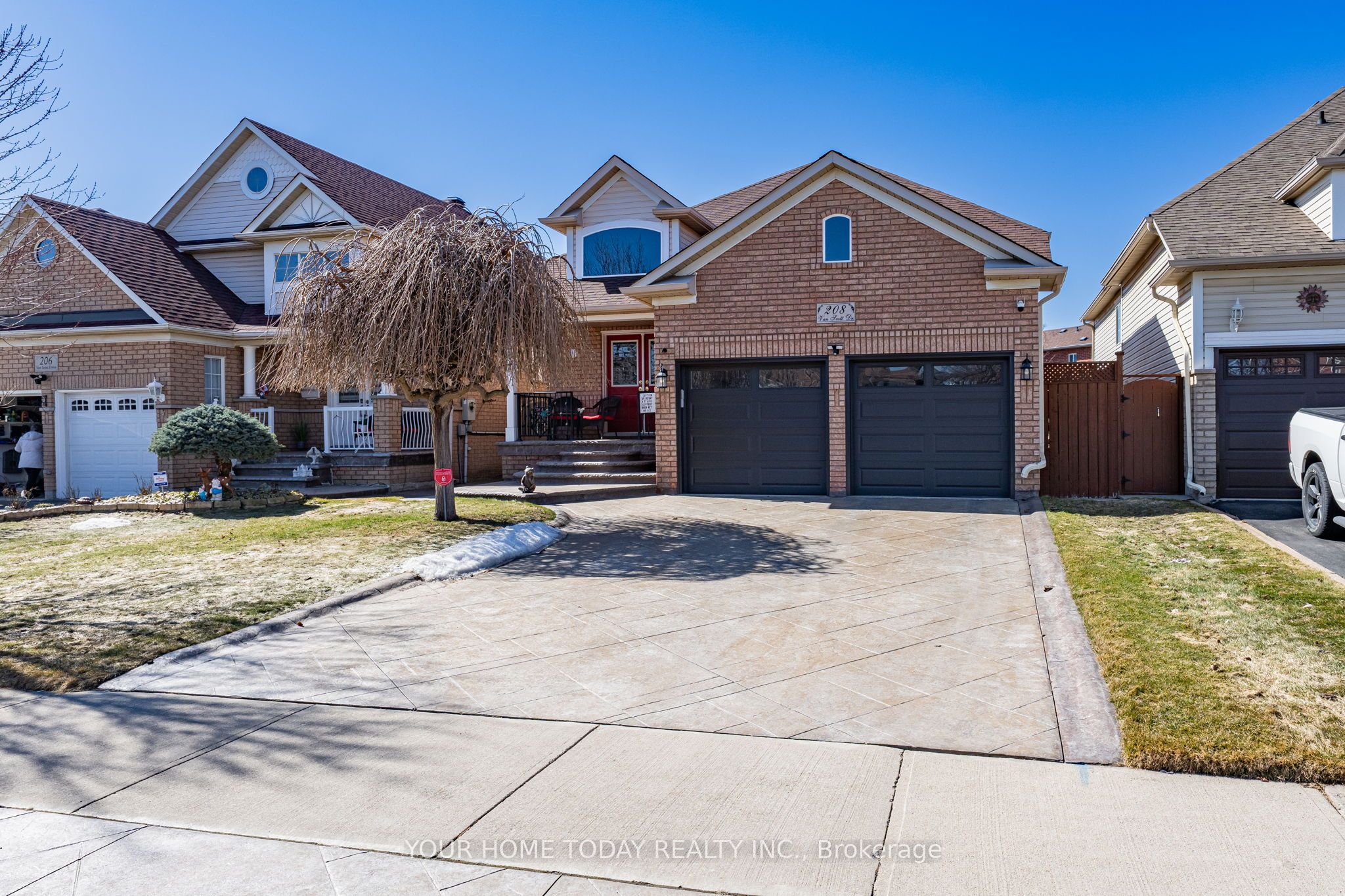 208 Van Scott Drive, Brampton, ON L7A 1V9