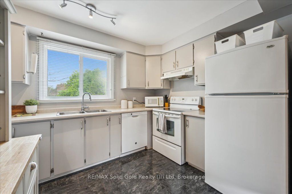 419 Bairstow Crescent, #3