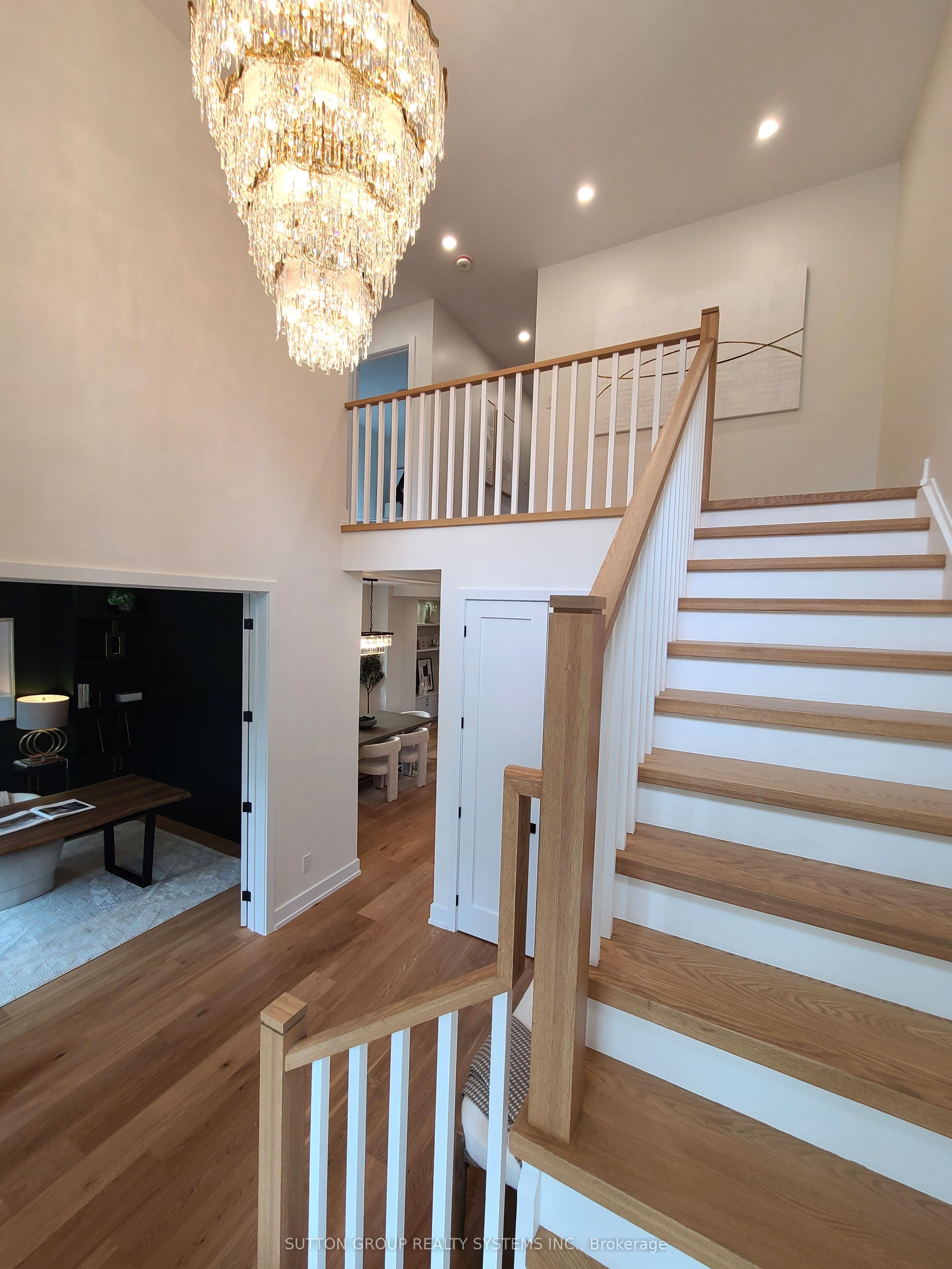 21 South Kingsway
