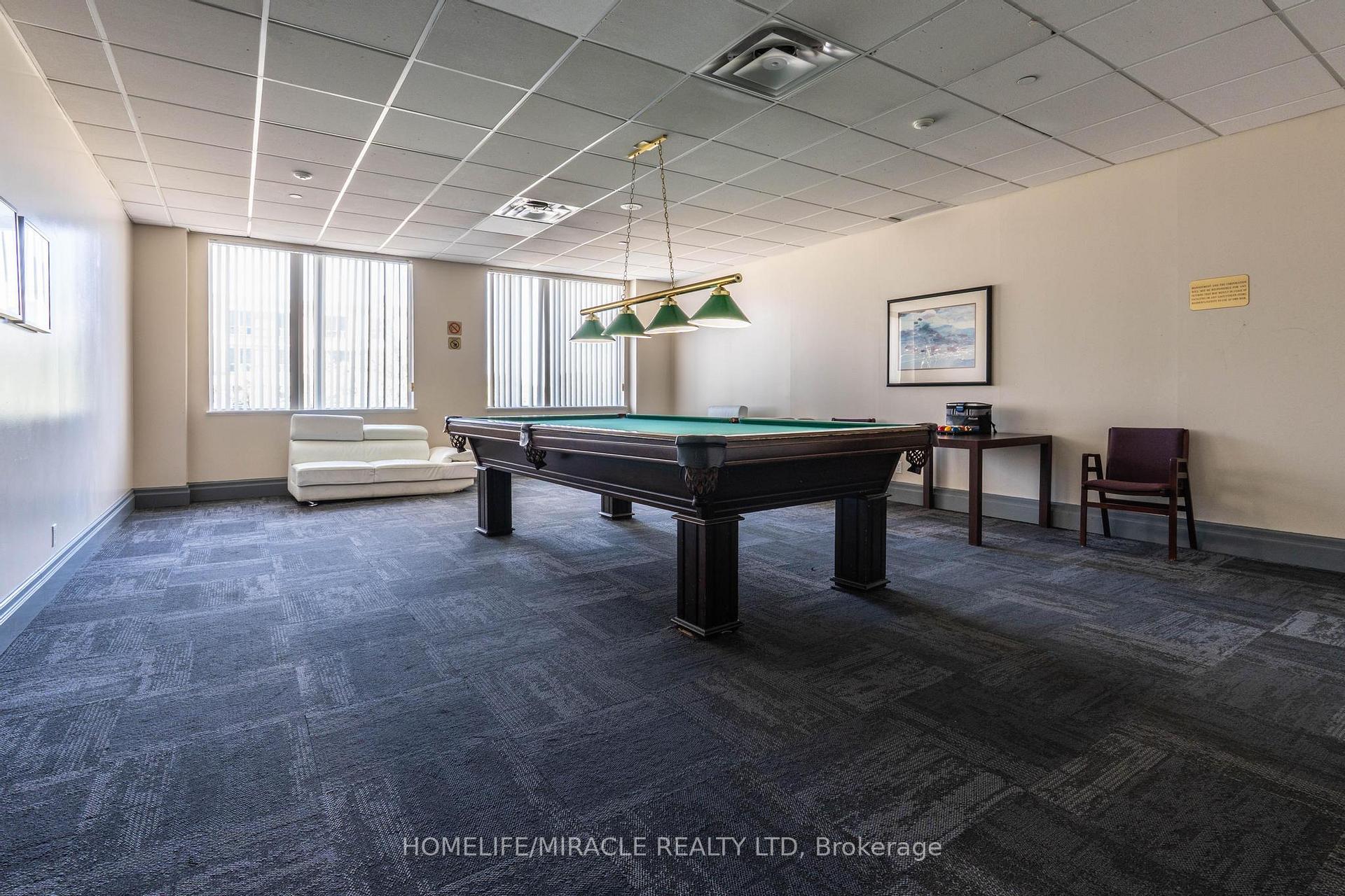 2 Bedrooms Condo at 1 Lee Centre, Toronto For sale