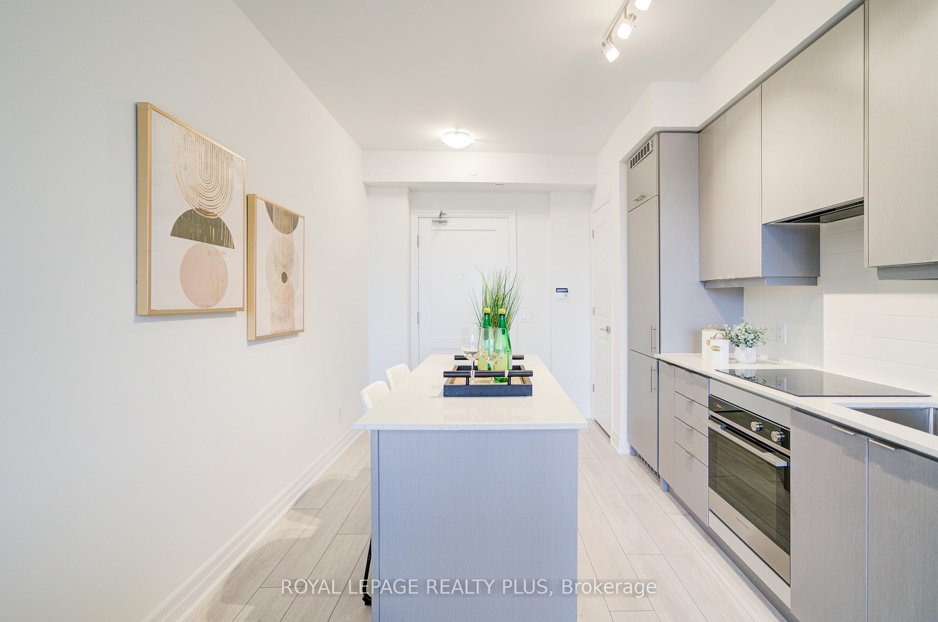 2 Bedrooms Condo at 30 Elm, Mississauga For sale