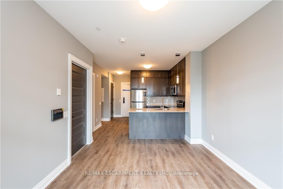 2 Bedrooms Condo at 50 KAITTING, Oakville For sale
