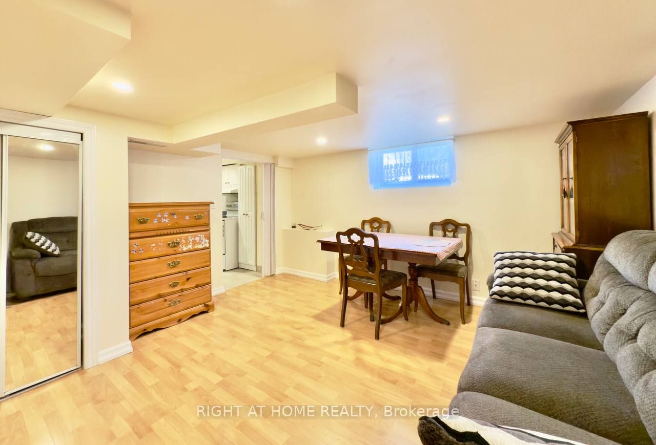 25 Burlingame Road
