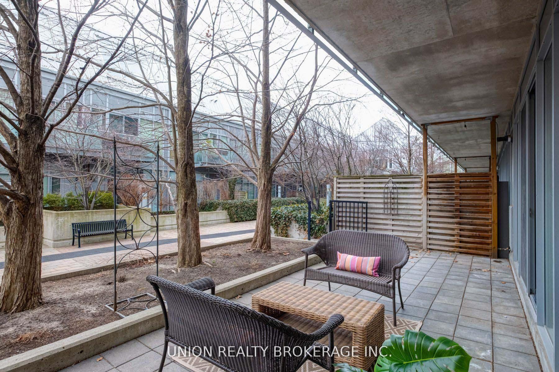 3 Bedrooms Condo at 201 Carlaw, Toronto For sale