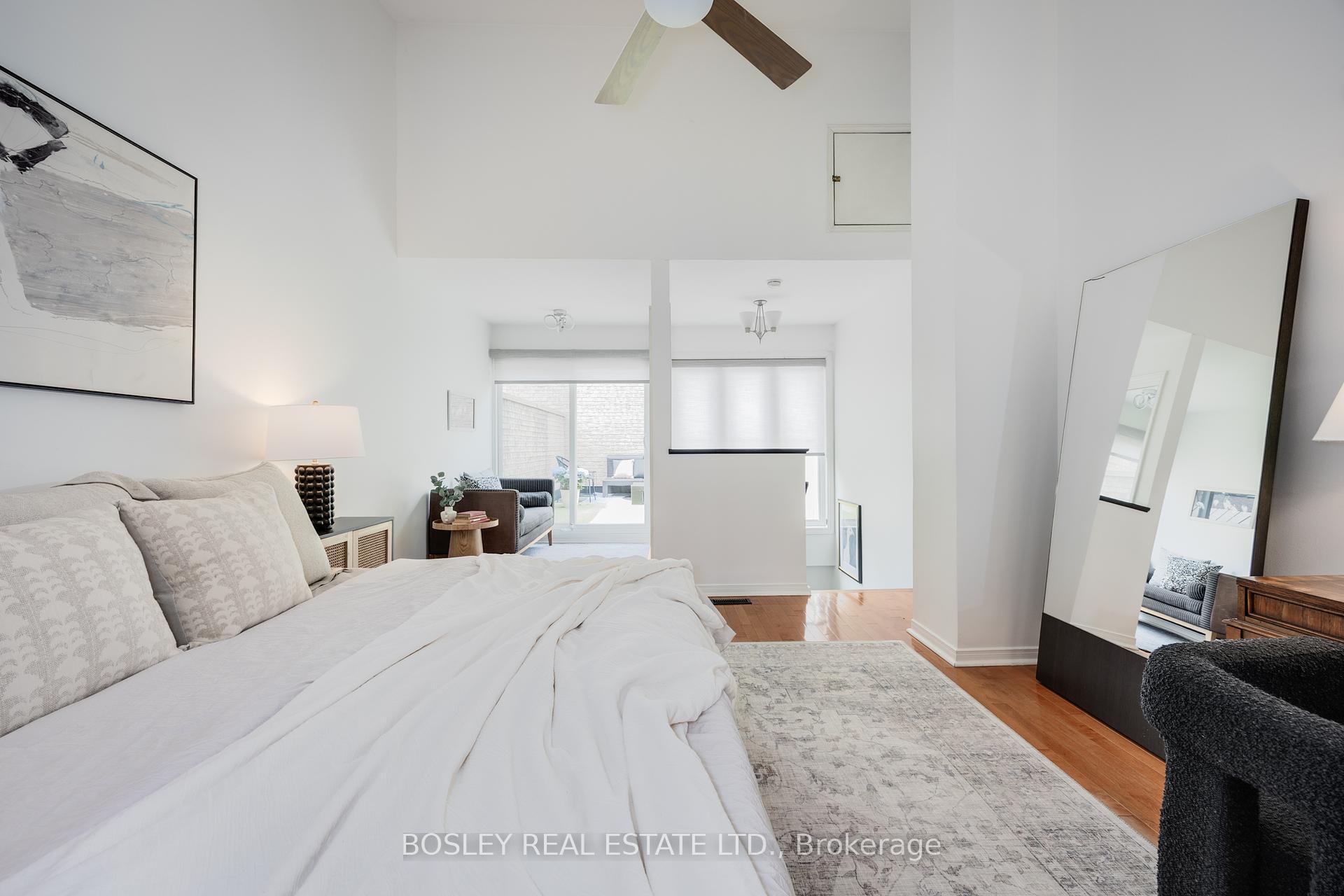 4 Bedrooms Condo at 95 Summerhill, Toronto For sale