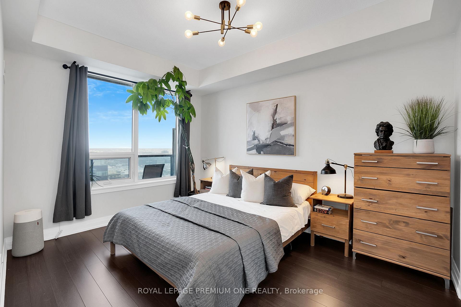 2 Bedrooms Condo at 3600 Highway 7, Vaughan For sale