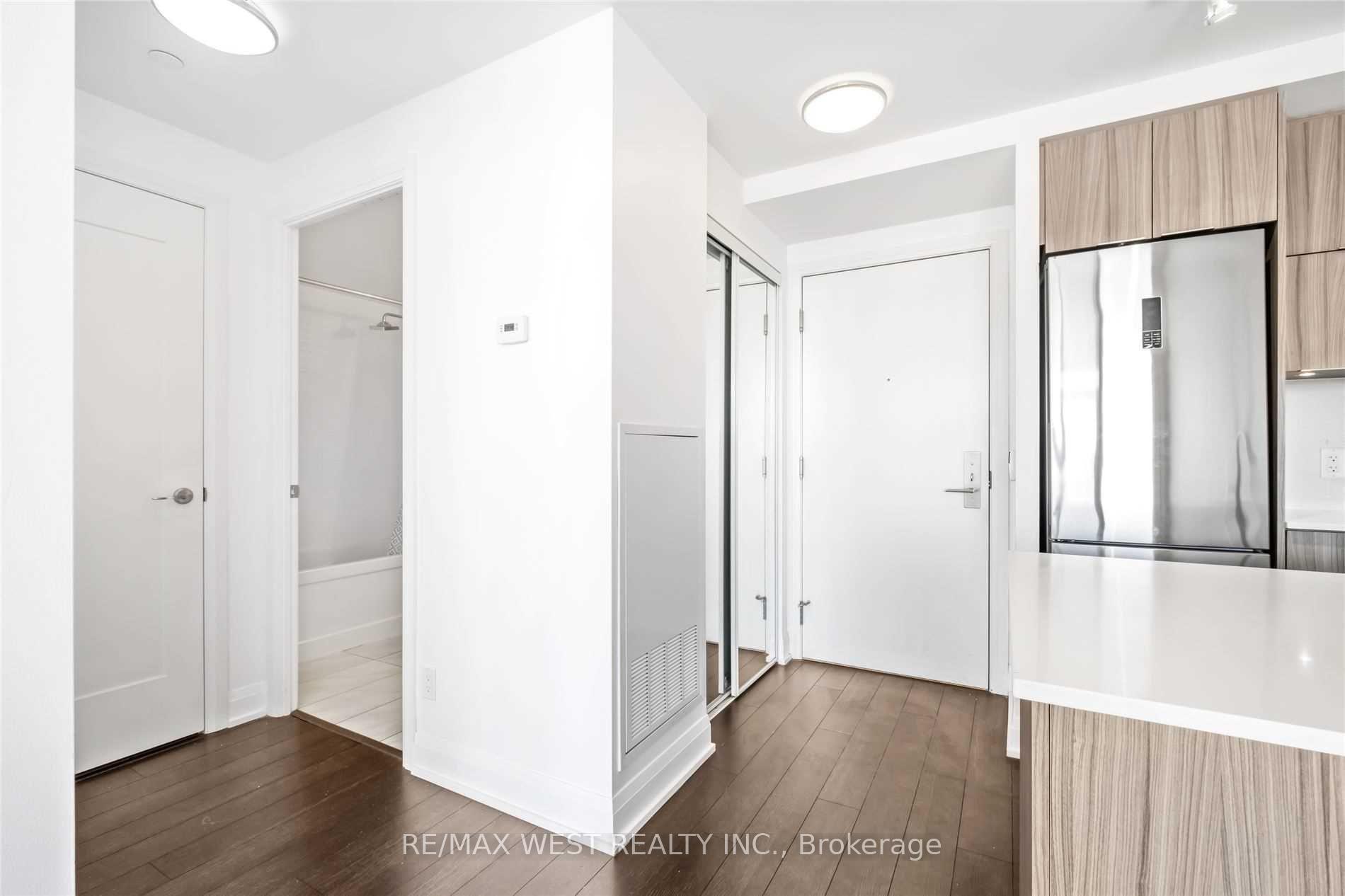 1 Bedroom Condo at 56 Annie Craig,  Toronto For sale