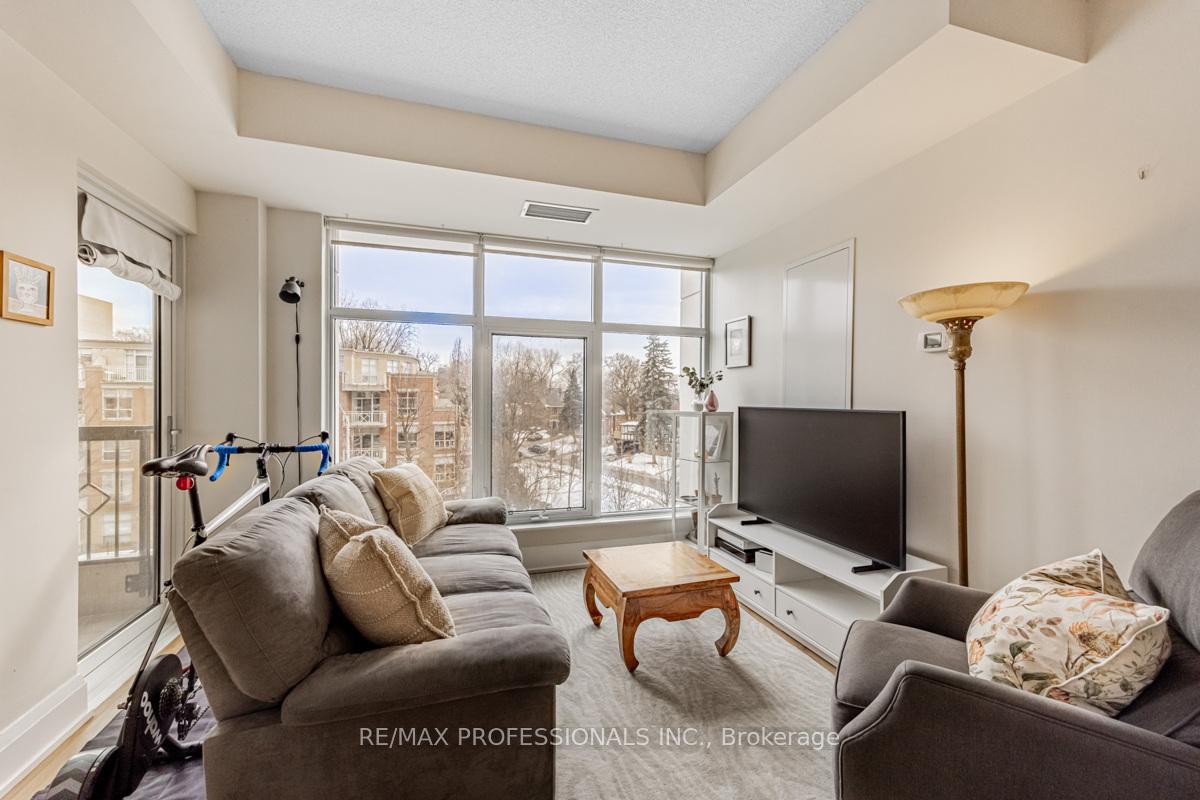 2 Bedrooms Condo at 2 Old Mill,  Toronto For sale