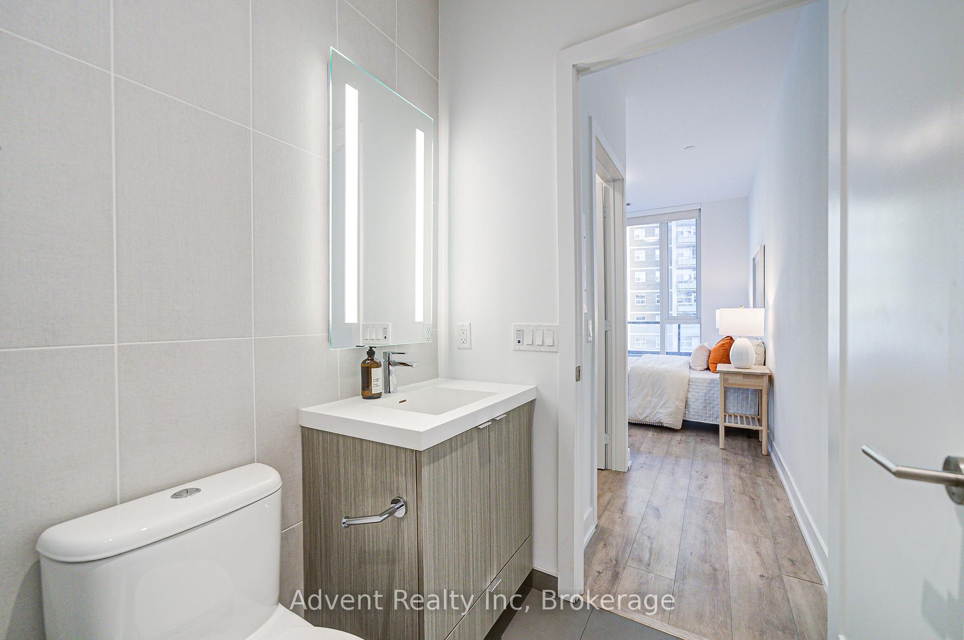 2 Bedrooms Condo at 585 Bloor,  Toronto For sale