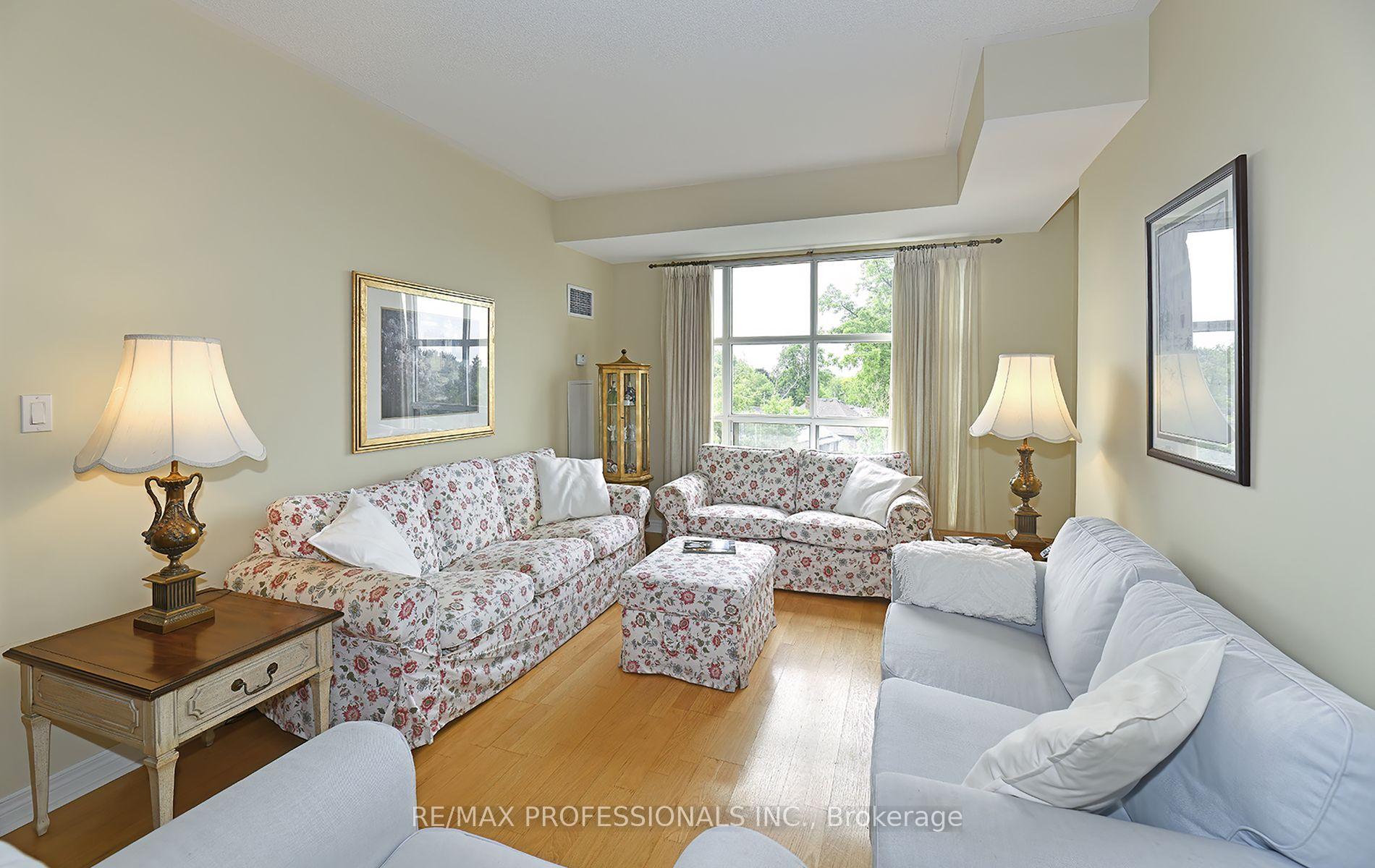 3 Bedrooms Condo at 3085 Bloor, Toronto For sale