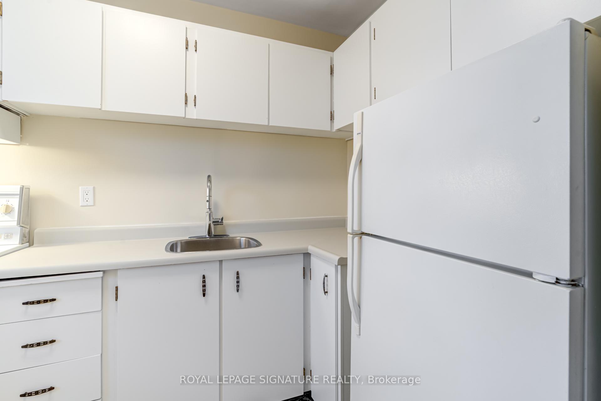 Condo at 40 Homewood, Toronto For sale