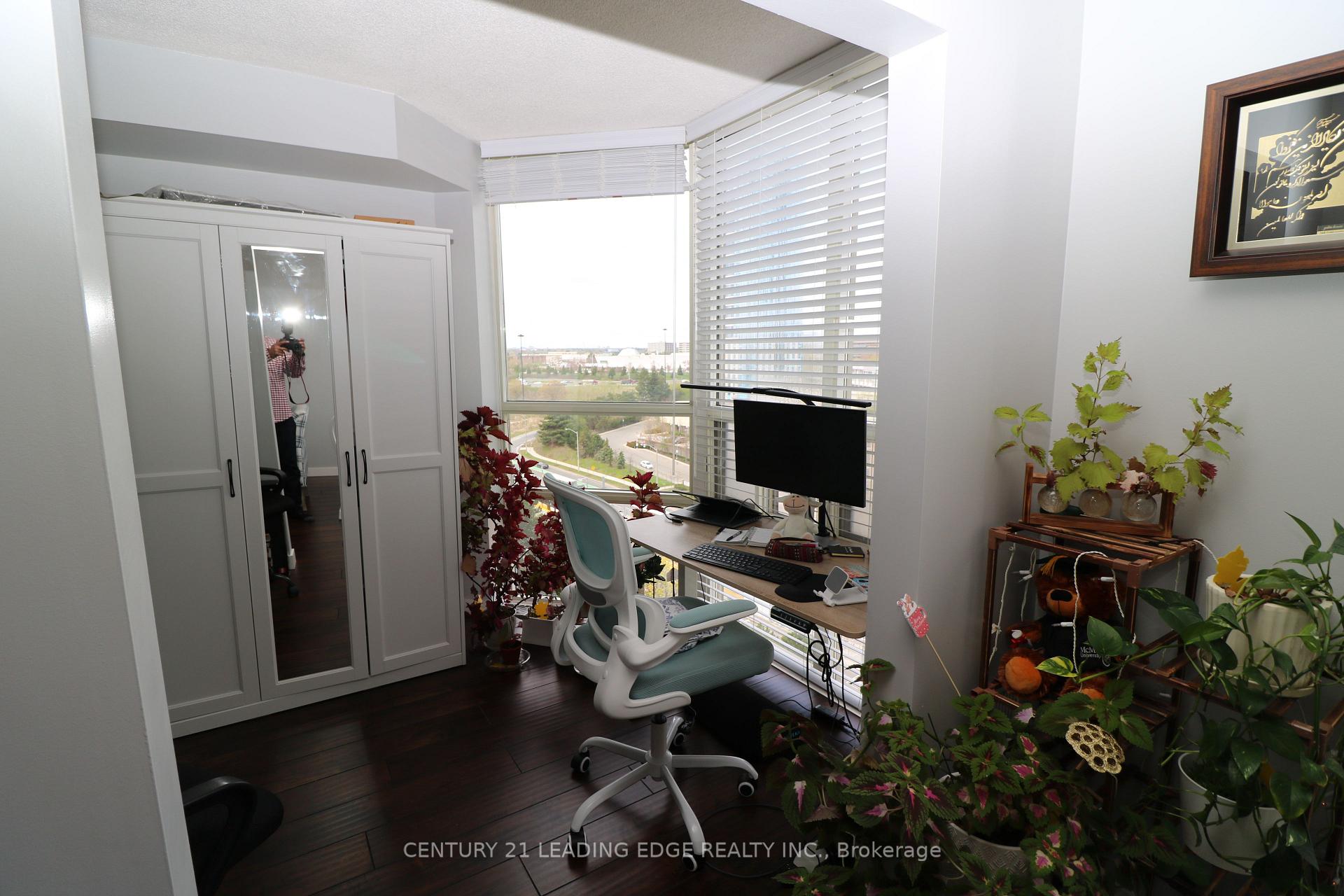 2 Bedrooms Condo at 195 WYNFORD, Toronto For sale