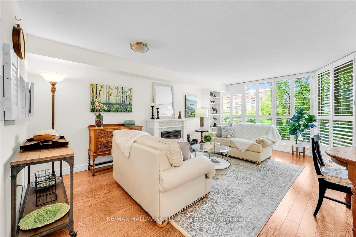 2 Bedrooms Condo at 1071 QUEENS, Oakville For sale