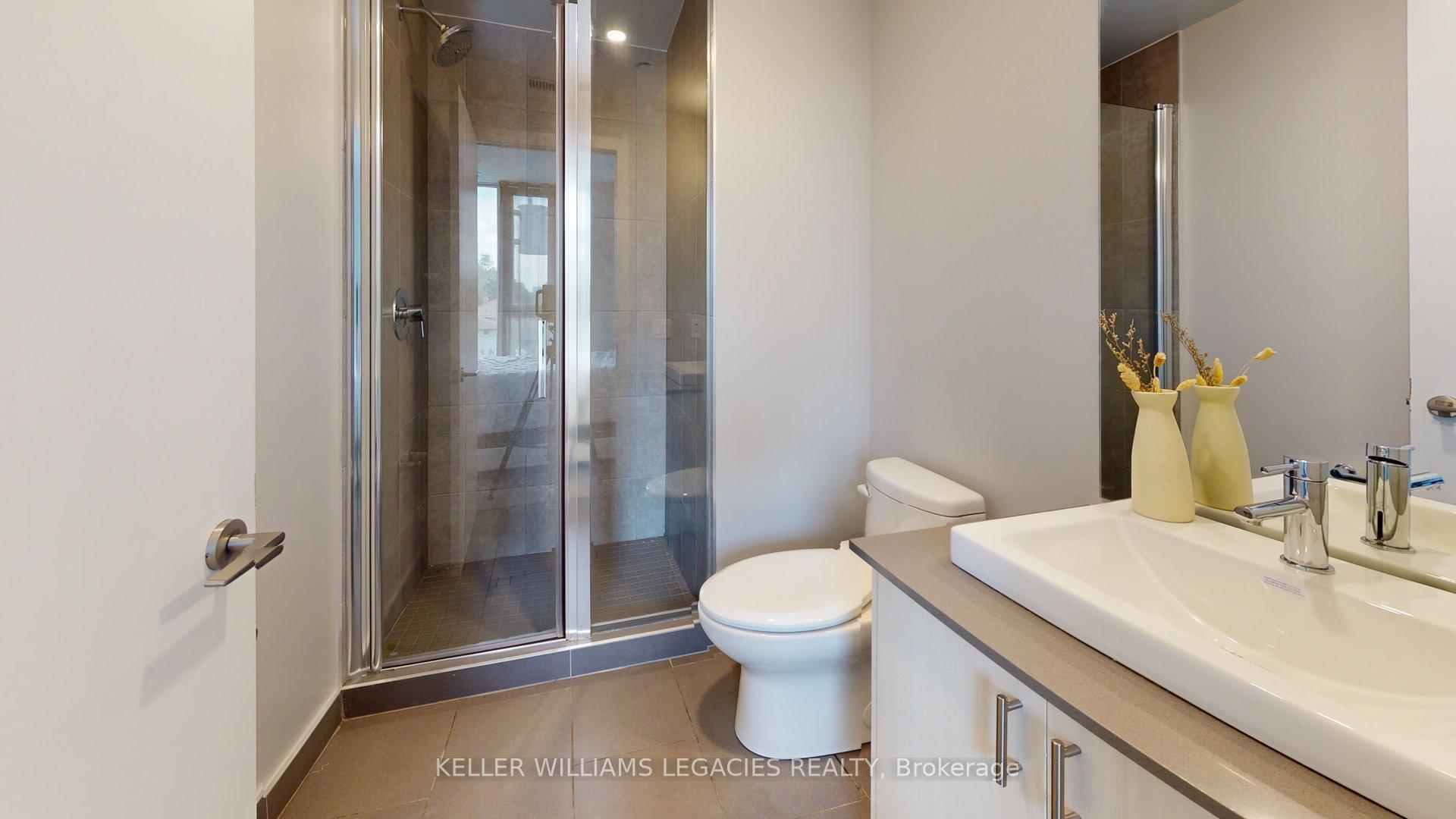 3 Bedrooms Condo at 1195 The Queens, Toronto For sale