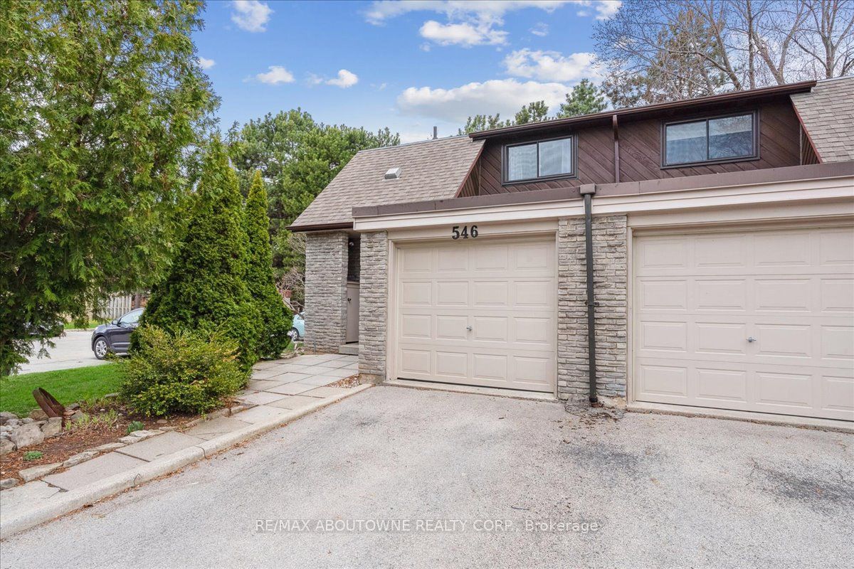 #12 - 546 Forestwood Crescent, Burlington, ON L7L 4K3