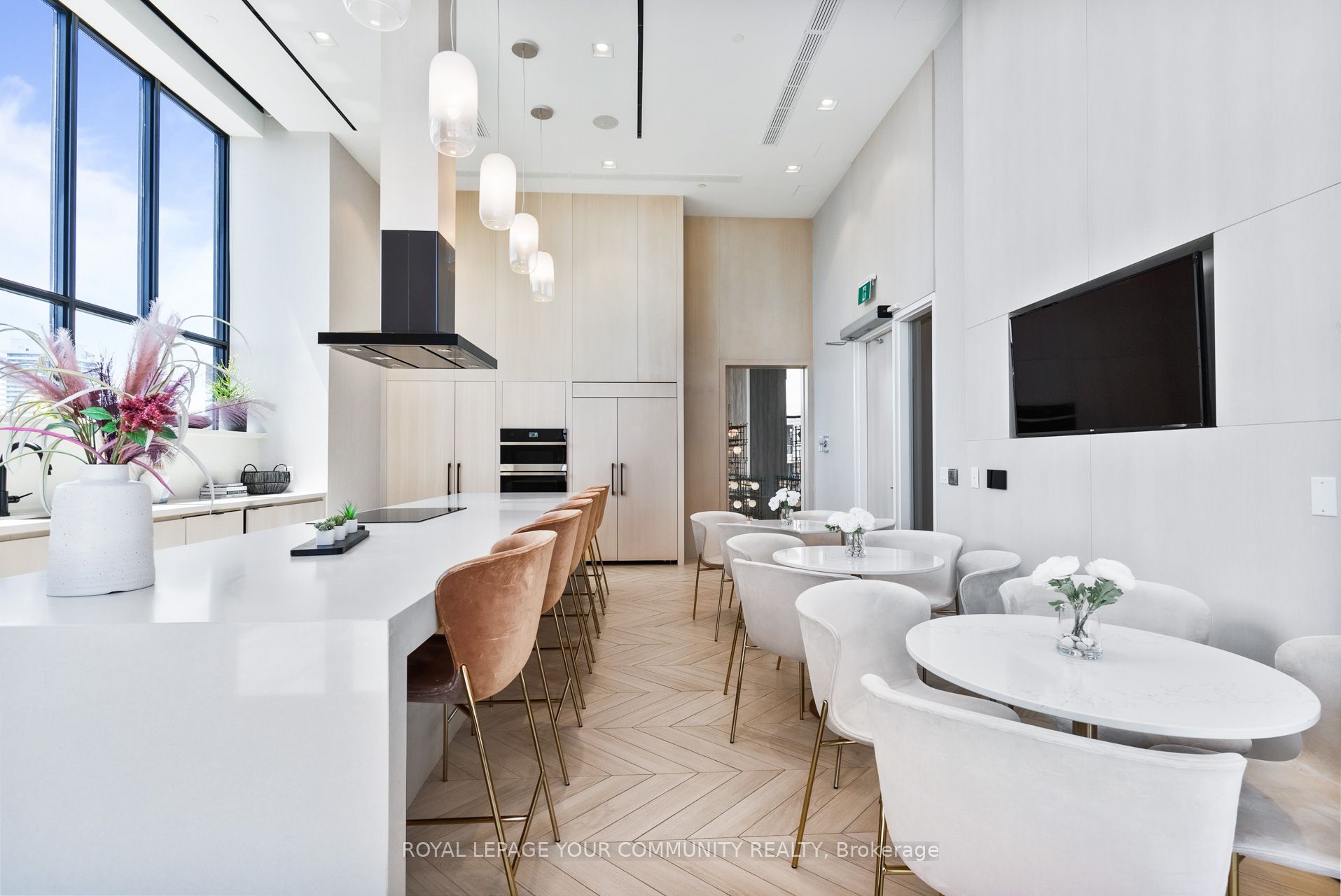 200 Redpath Avenue, #3306