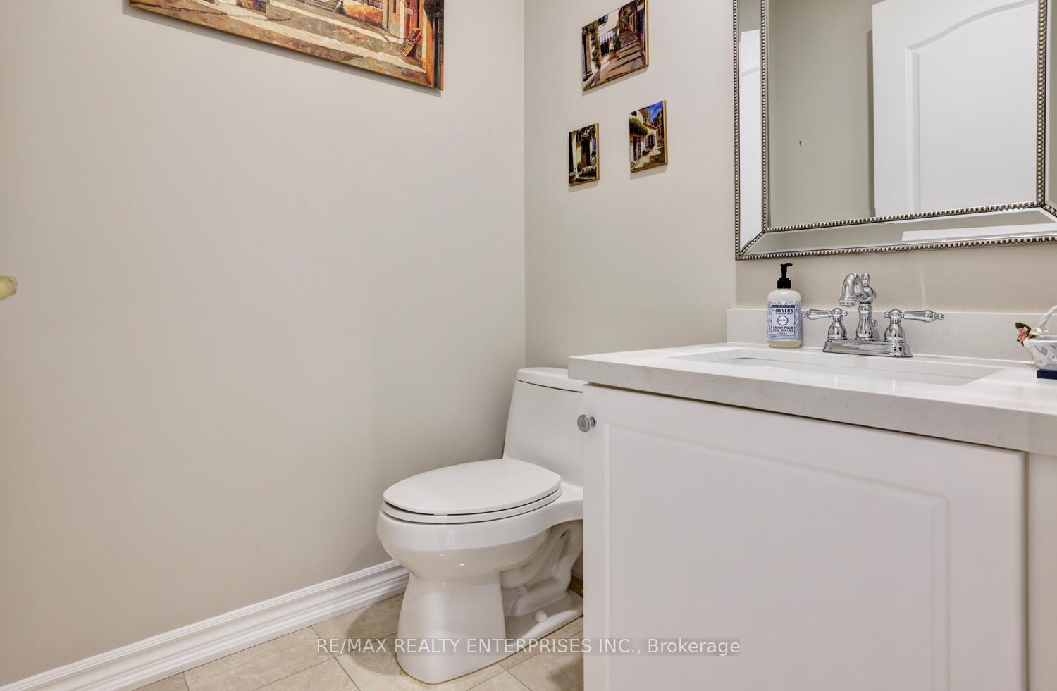 3 Bedrooms Condo at 1900 The Collegeway, Mississauga For sale